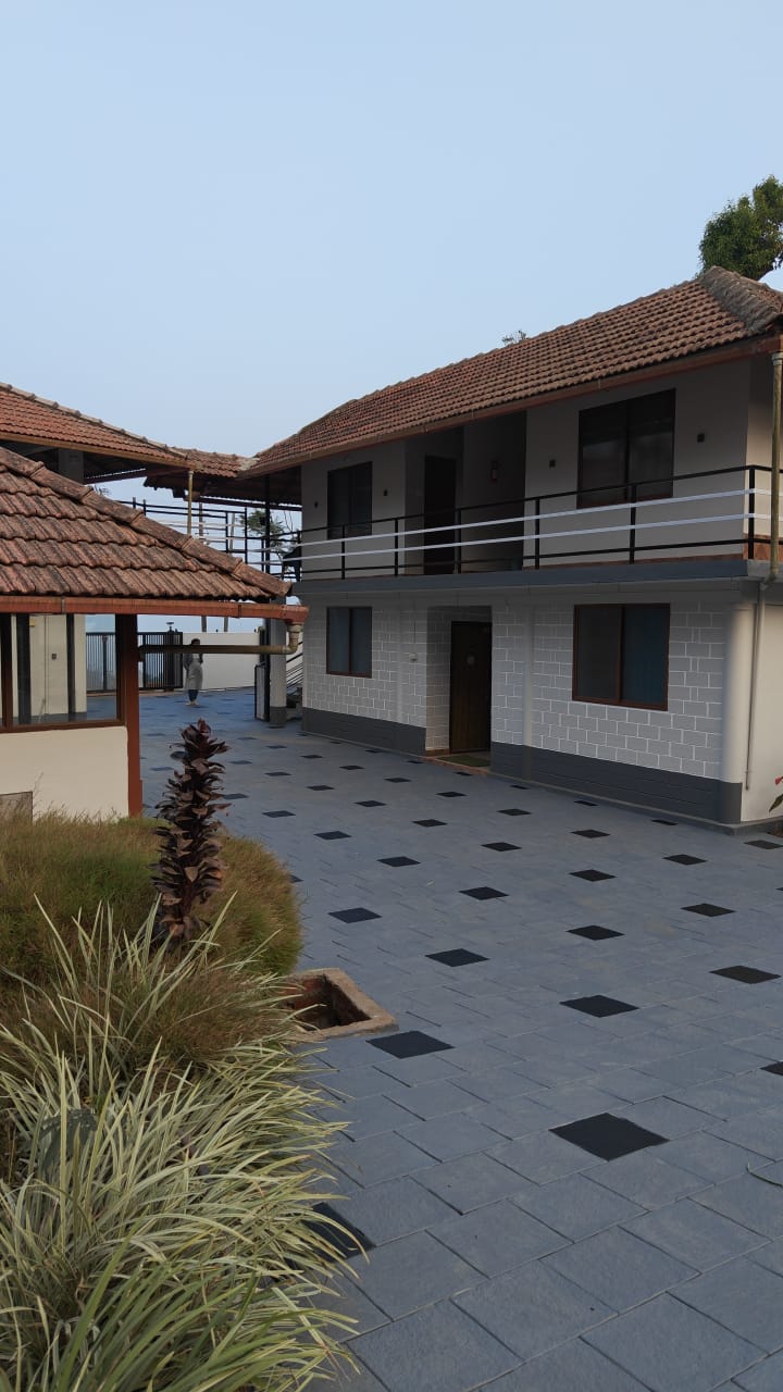Twin Cottage Block